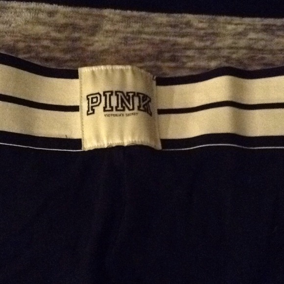 Victoria's Secret Black Logo Yoga pants - Picture 4 of 5